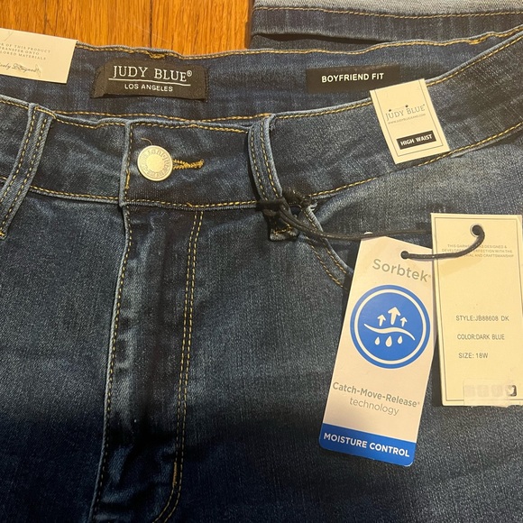 JUDY BLUE NONE -DISTRESSED COOLING TECH HIGH RISE BOYFRIEND JEANS JB88608 - Picture 6 of 6